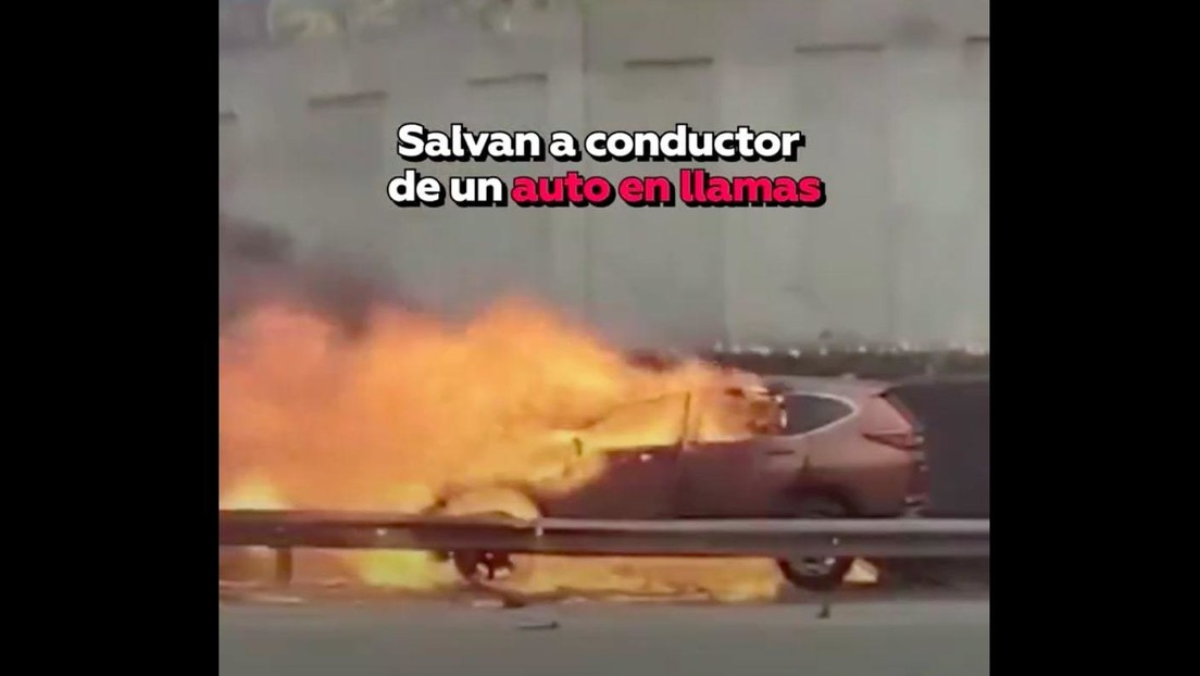 VIDEO: Buenos samaritanos rescatan a un conductor atrapado en su vehículo en llamas