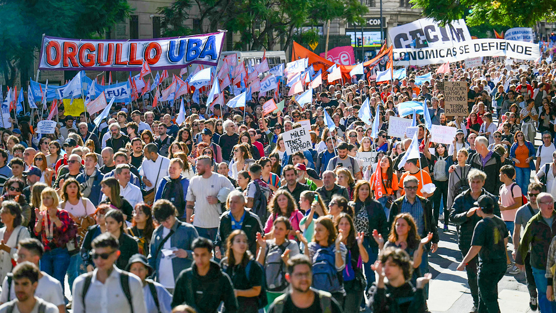 Manifestaciones universitarias desafían al Gobierno de Milei en Argentina (VIDEOS)