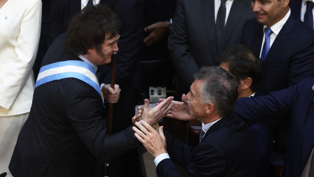 Macri le pide a Milei que "libere a los argentinos del peso de un Estado agobiante"