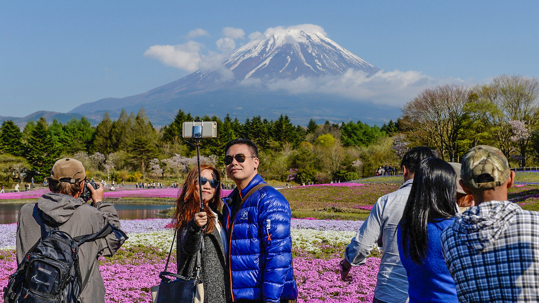 Ciudad japonesa tapará la vista de un icónico monte para 'espantar' a los turistas