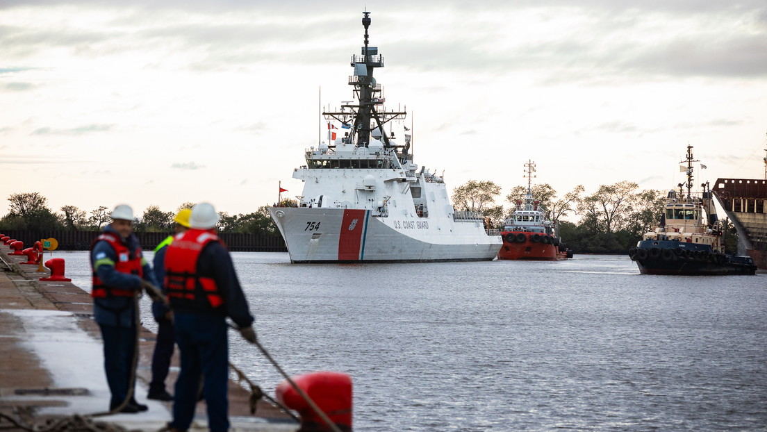Milei recibe un buque de la Guardia Costera de EE.UU. que patrullará aguas argentinas