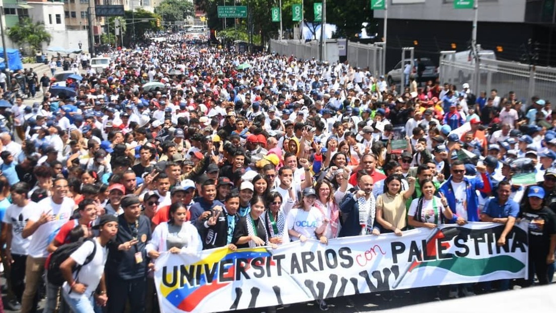 Estudiantes venezolanos realizan marcha multitudinaria para rechazar el genocidio contra Palestina
