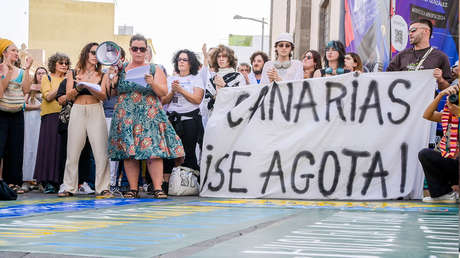 Activistas inician una huelga de hambre y un acampe contra el turismo masivo en las islas Canarias