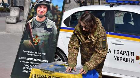 Politico: 650.000 hombres en edad de luchar huyeron de Ucrania