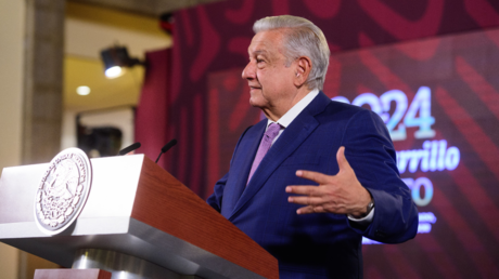 "Es probable que sea un montaje": López Obrador tras abordaje de encapuchados a Sheinbaum
