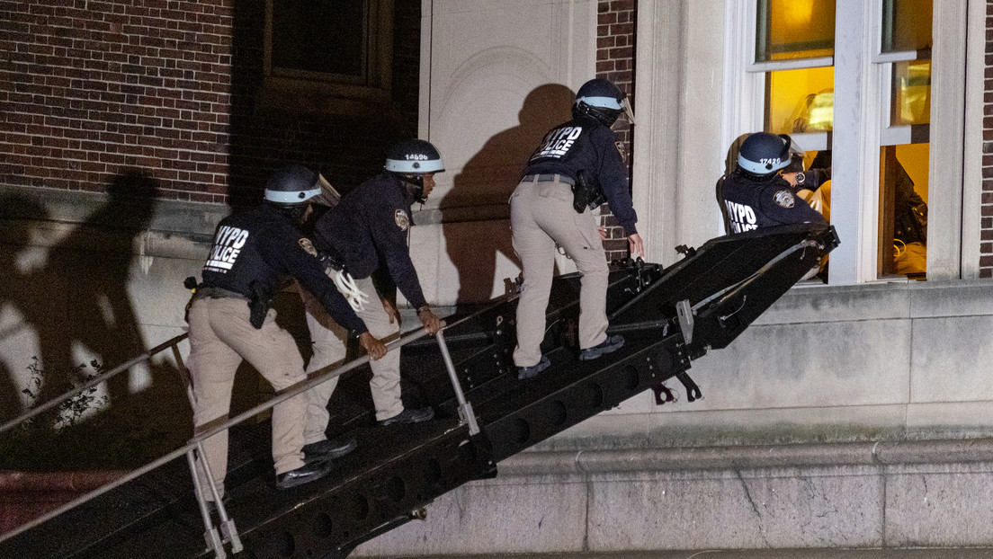 VIDEOS: Policías ingresan a la Universidad de Columbia y arrestan a los manifestantes propalestinos
