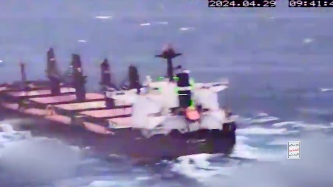 VIDEO: Momento del ataque hutí contra un barco con destino a Israel