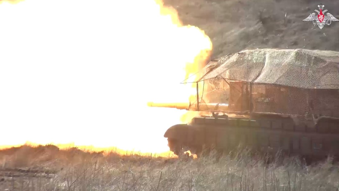 VIDEO: Tanques rusos eliminan posiciones ucranianas