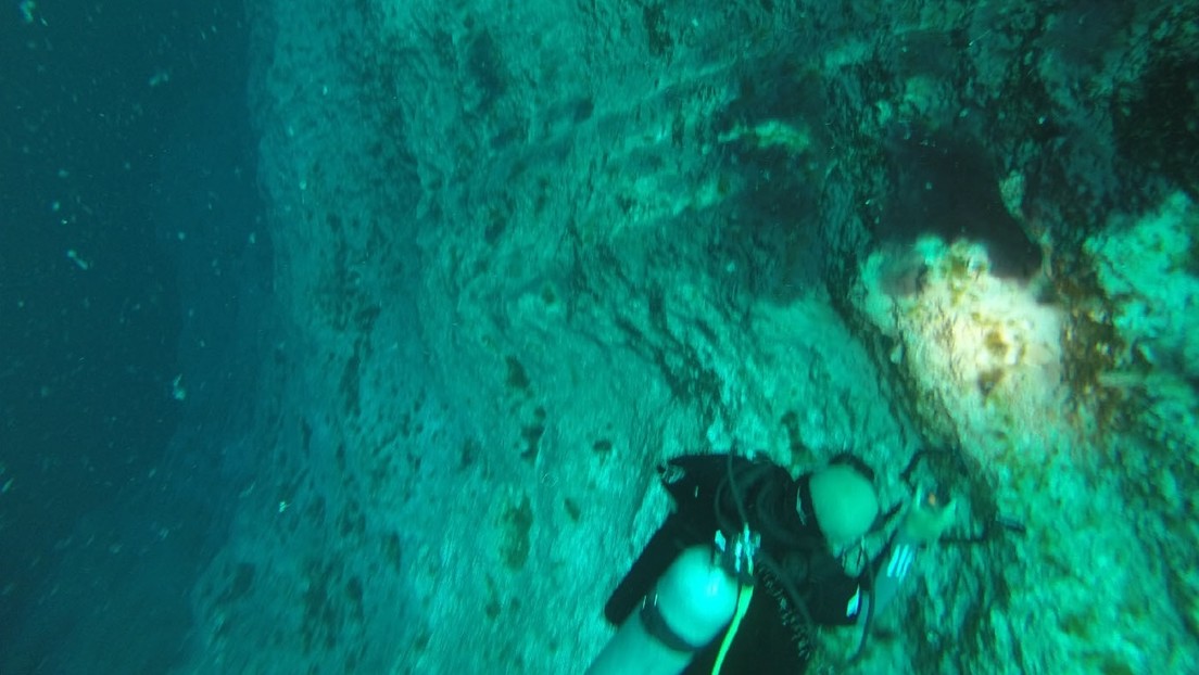 Imposible llegar al fondo: el impactante agujero azul frente a las costas de México
