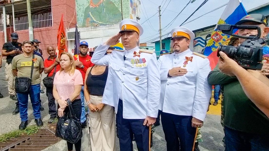 Una caravana organizada por cosacos rusos recorre Caracas