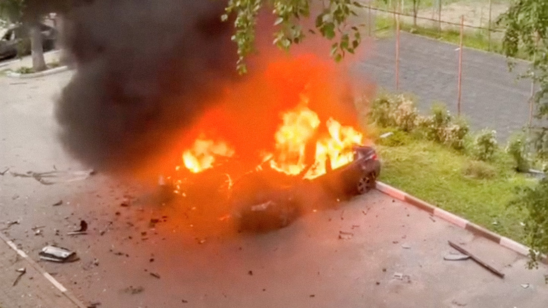 Ataque ucraniano daña viviendas y destruye coches en la ciudad rusa de Bélgorod