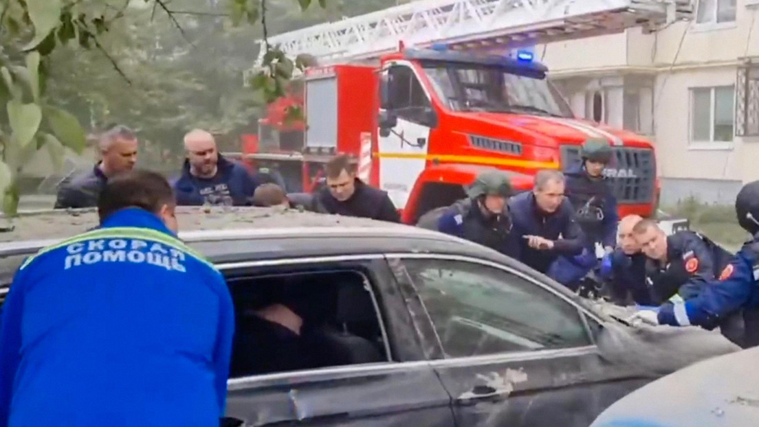 VIDEO: Gobernador de Bélgorod ayuda a retirar los escombros del edificio atacado por Kiev