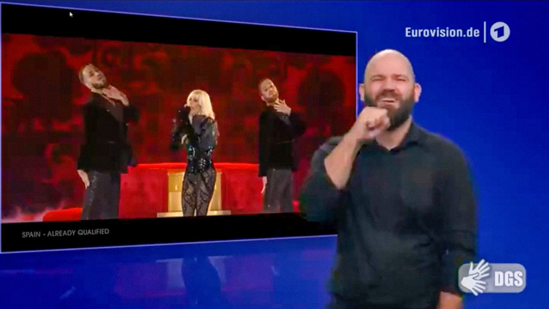 VIDEO: Un intérprete de signos casi le "roba el 'show'" al concursante español en Eurovisión