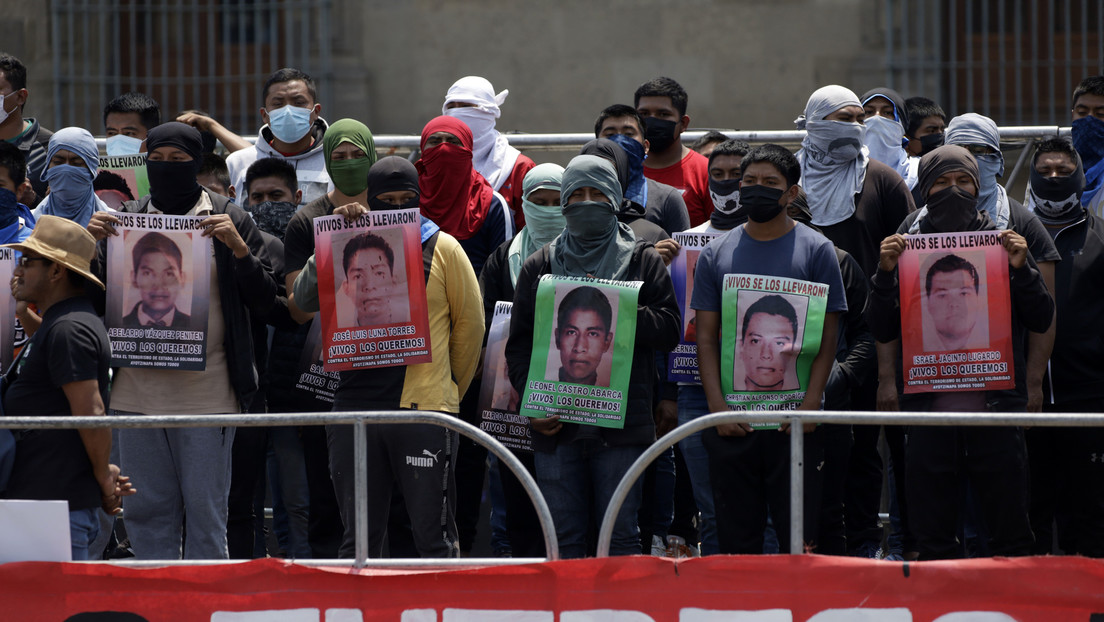 La Fiscalía de México pide juzgar como crimen de Estado el caso Ayotzinapa