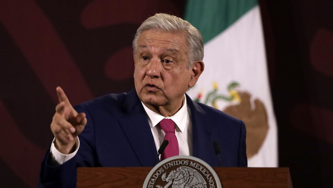 López Obrador comenta sobre los petardos lanzados al Palacio Nacional