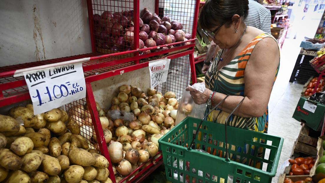 La inflación de Argentina se desacelera por cuarto mes y alcanza 289,4 % interanual