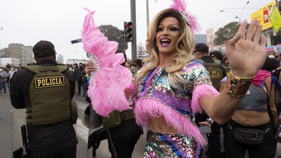 Promulgan en Perú un polémico decreto que tacha de enfermos mentales a las personas transgénero