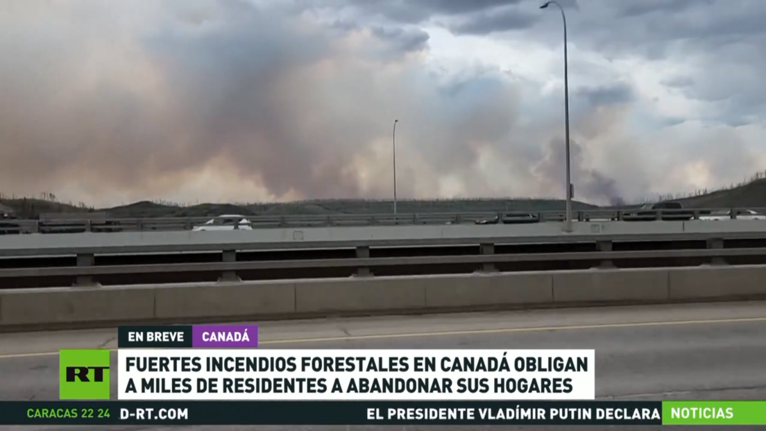 Fuertes incendios forestales en Canadá obligan a miles de residentes a abandonar sus hogares
