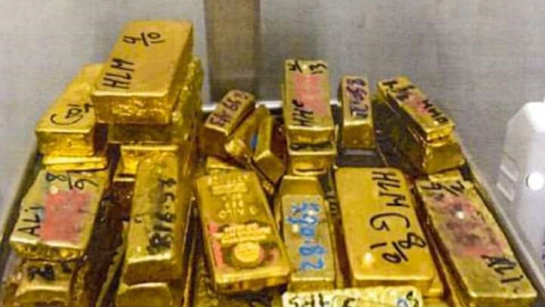 Aduaneros libios trataron de sacar una cuarta parte del oro del país