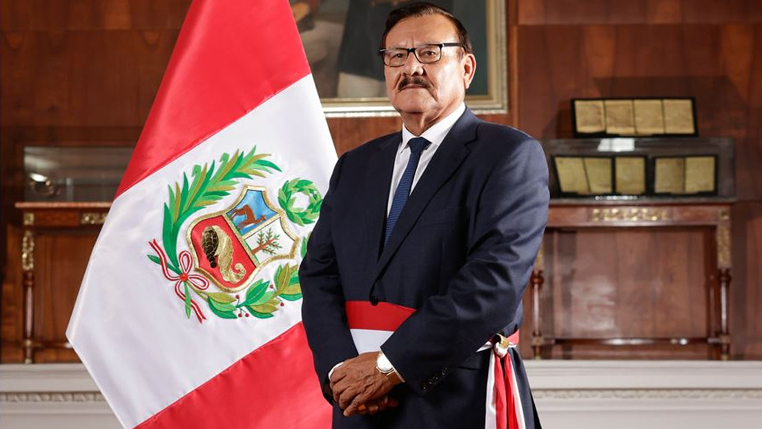 Reportan que ministro del Interior de Perú renunció con menos de 2 meses en el cargo