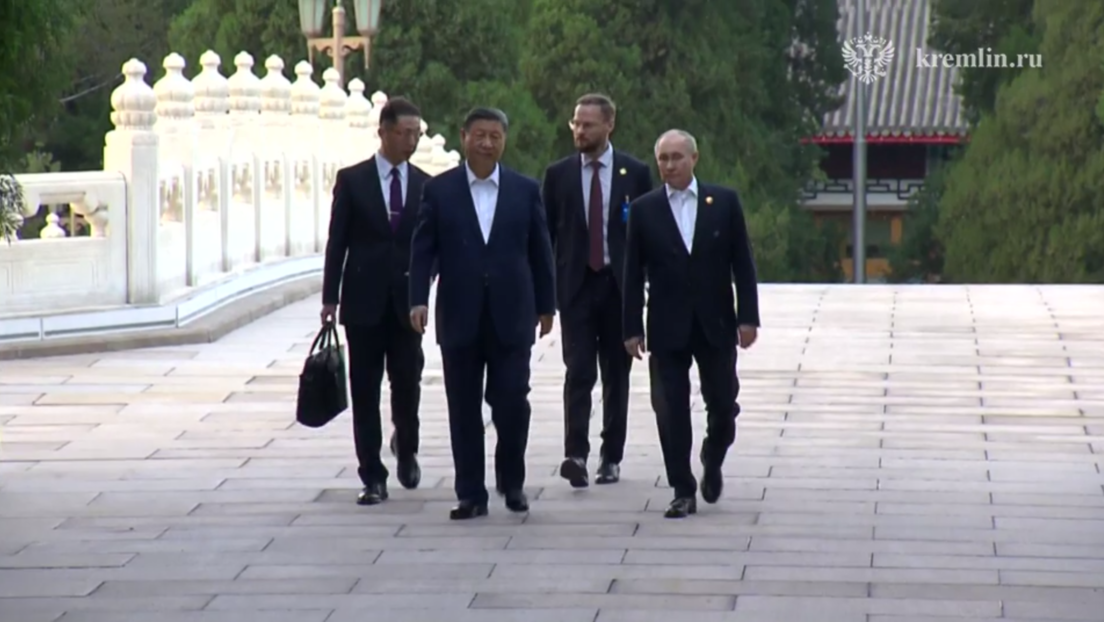 VIDEO: Putin y Xi mantienen una reunión informal