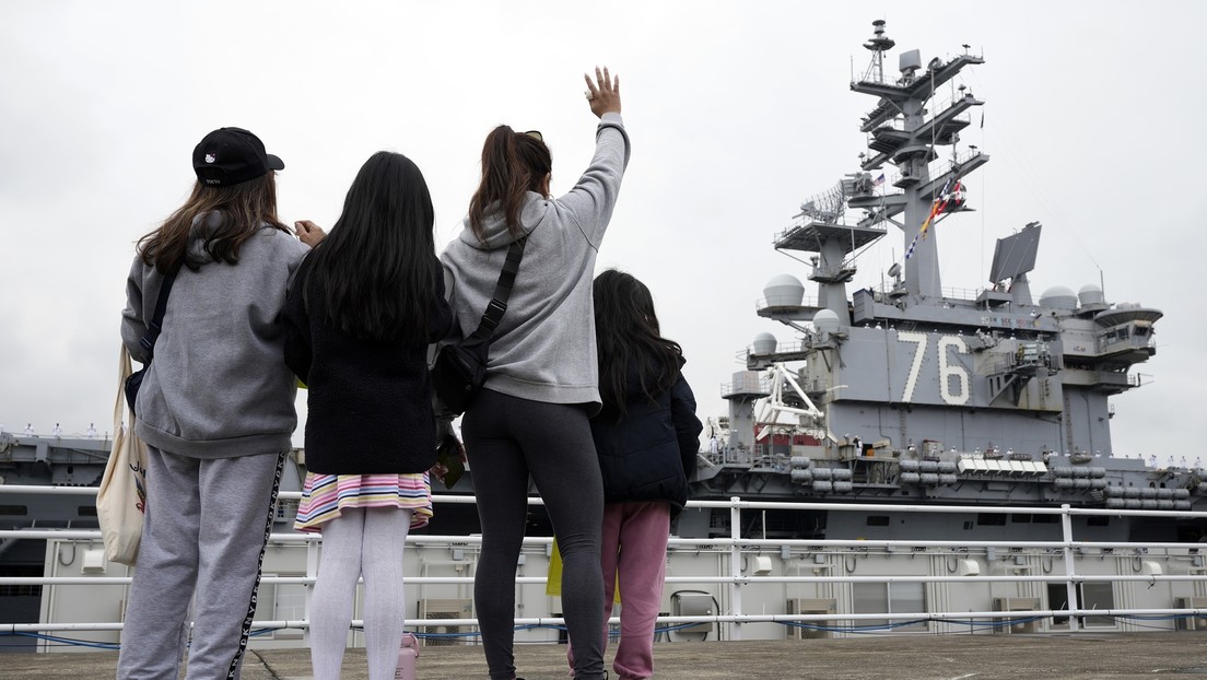 La nave mas fuerte de la 7.ª Flota de EE.UU. termina su misión de nueve años en Japón
