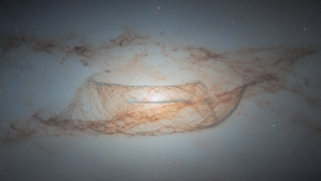 Detectan una red de polvo cósmico flotando a 60 millones de años luz