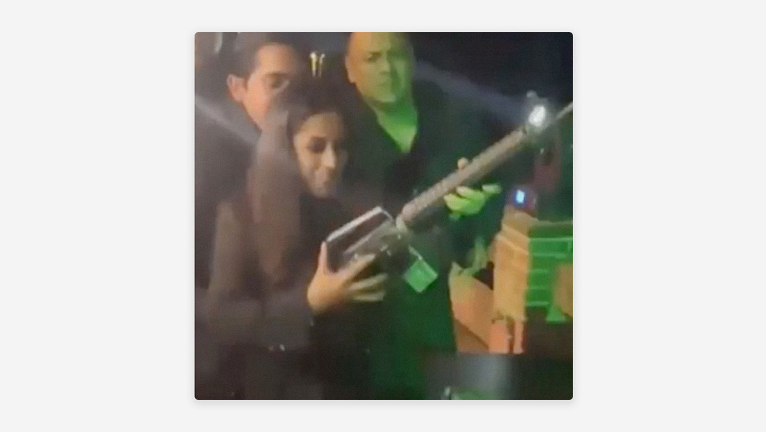 VIDEO: Candidata mexicana bebe alcohol y dispara un rifle en una fiesta