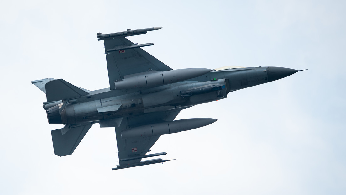 Zelenski: Los primeros F-16 no jugarán un papel clave en el frente