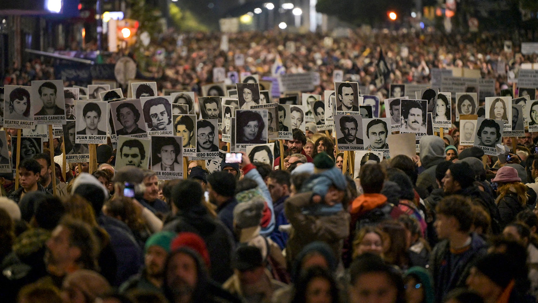 "Sostener la memoria": miles de uruguayos participan en la Marcha del Silencio