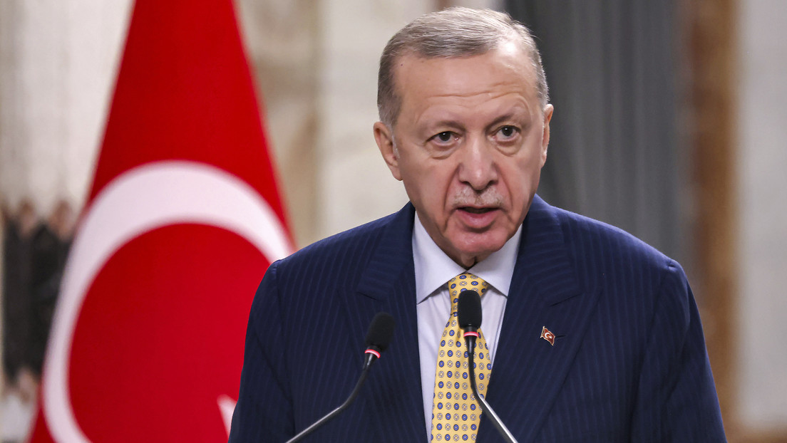 Erdogan asume nueva autoridad para decretar personalmente una eventual movilización militar
