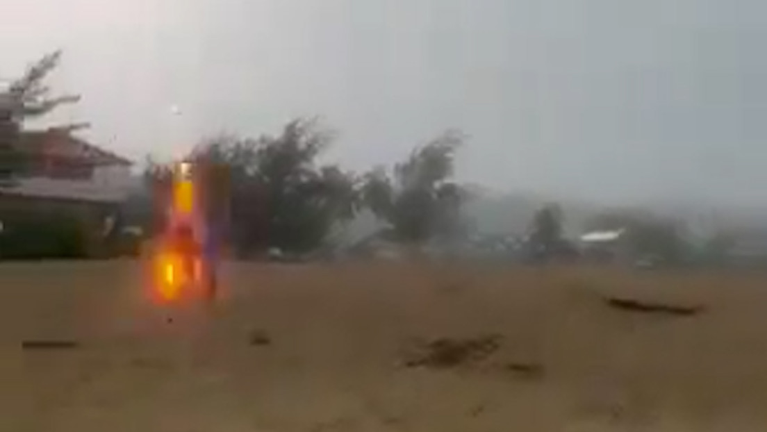 Un rayo impacta a tres niños simultáneamente en una playa de Puerto Rico