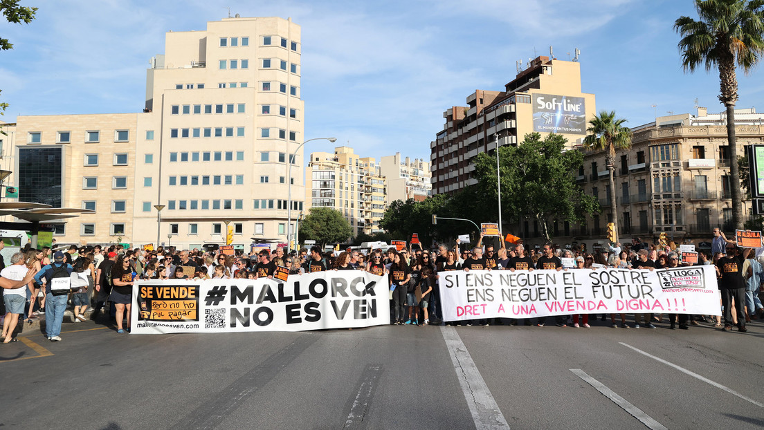 España protesta contra el turismo de masas y la falta de vivienda
