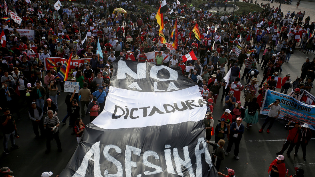 Fiscalía de Perú abre más de 50 investigaciones contra policías y militares por muertes en protestas
