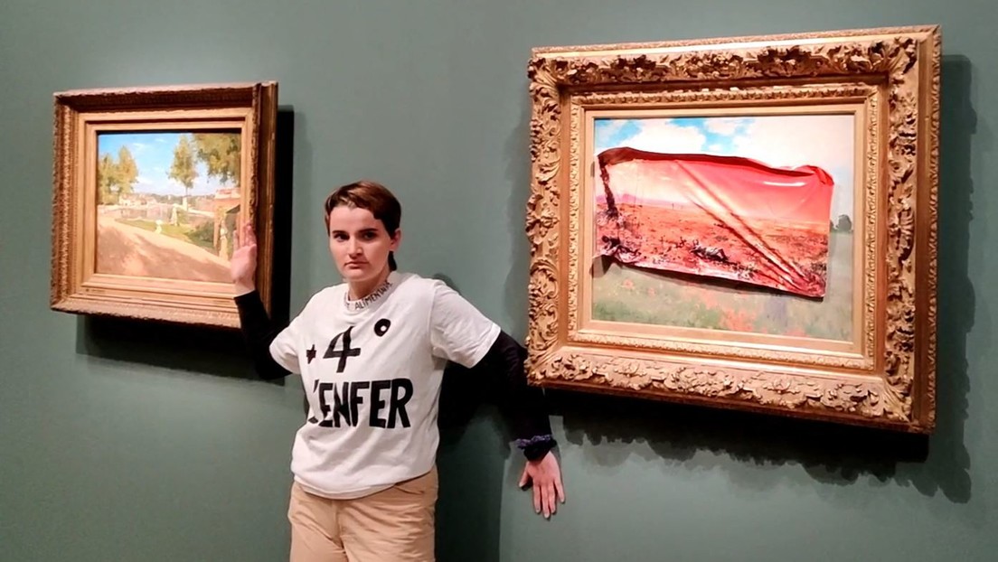 Detienen a una ecologista por desfigurar un cuadro de Monet en un museo de París (VIDEO)