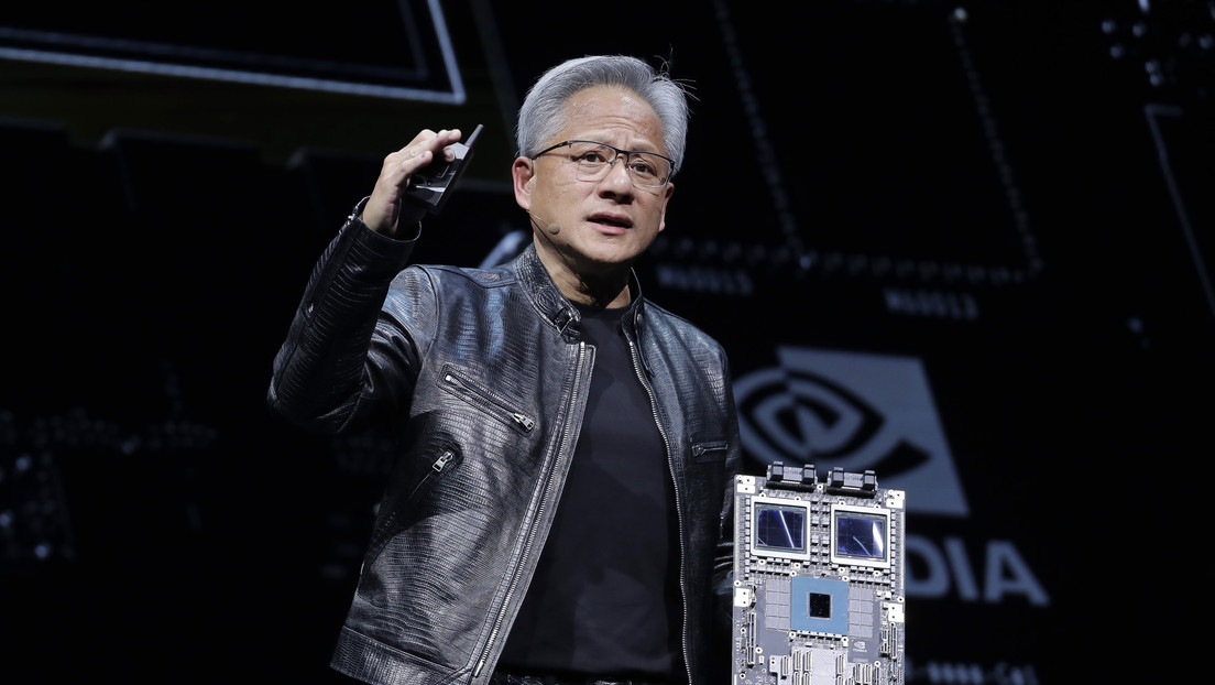 Estamos ante una nueva revolución industrial con "fábricas de IA" y robots, augura jefe de Nvidia