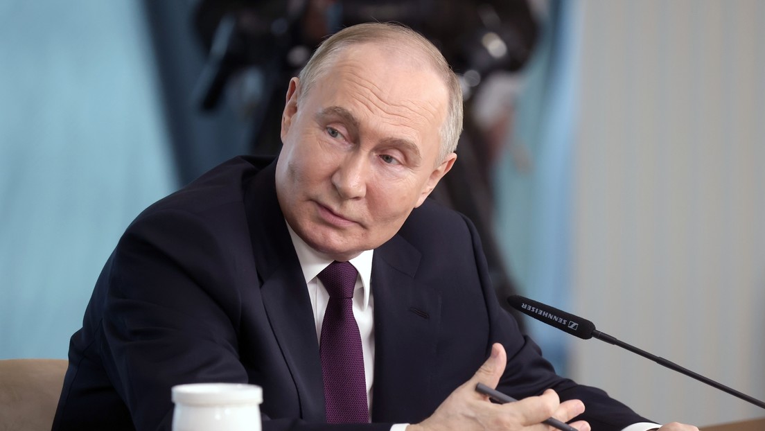 Putin dice que Rusia "no blande el garrote nuclear" y aconseja leer la doctrina militar del país