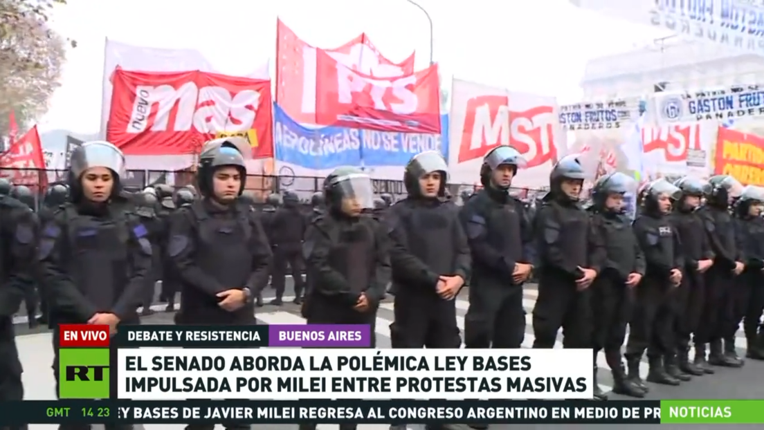 El Senado de Argentina trata la polémica Ley Bases impulsada por Milei entre protestas masivas
