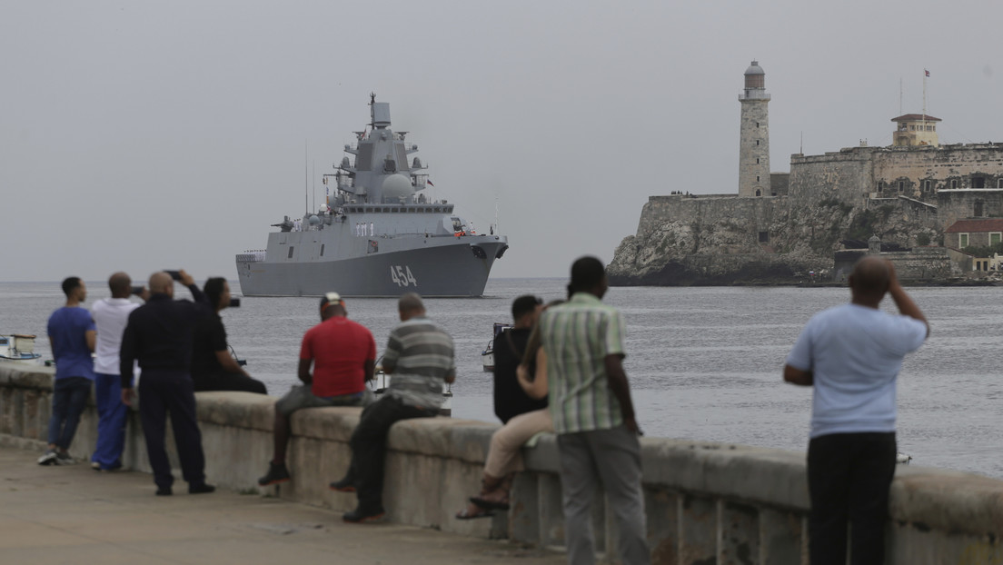 EE.UU. "vigila de cerca y con cuidado" la llegada de buques militares rusos a Cuba