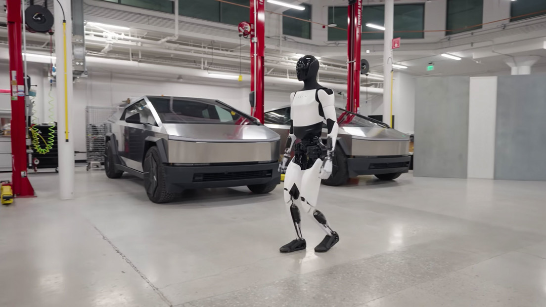 Dos robots humanoides ya trabajan en las fábricas de una empresa de Musk