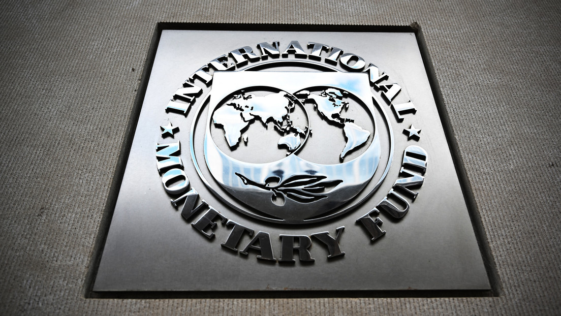 FMI aprueba desembolso de 800 millones de dólares para Argentina