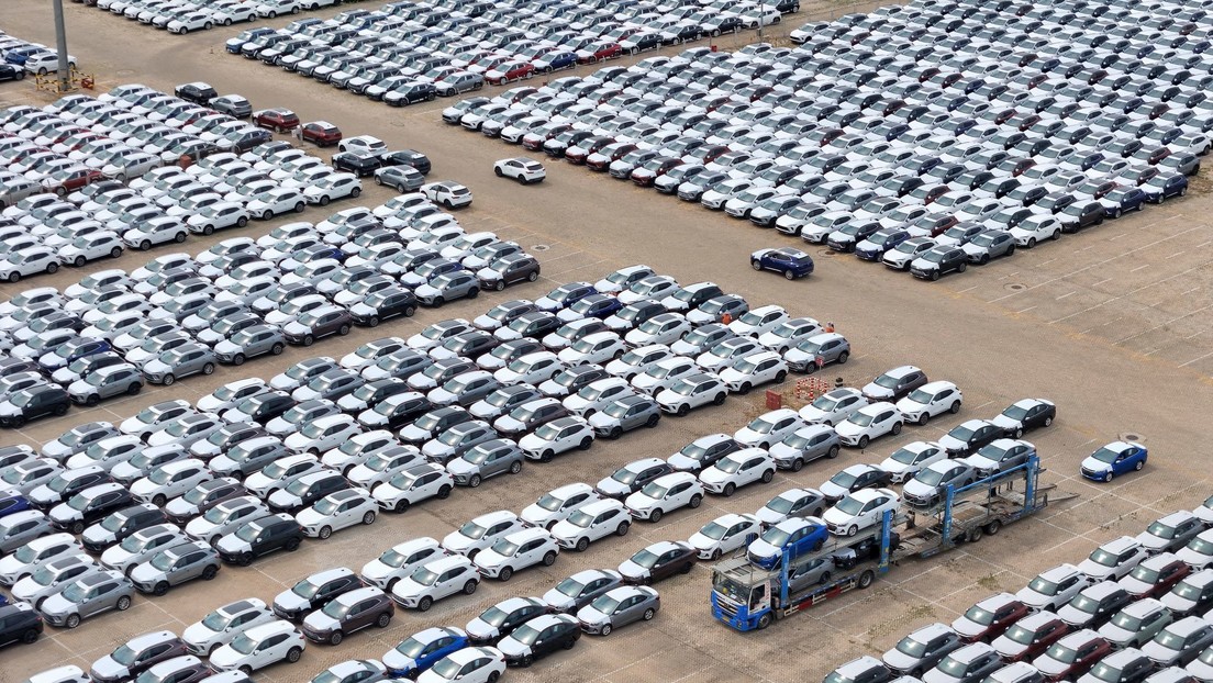 Las ventas de autos chinos superan por primera vez las de sus rivales de EE.UU.