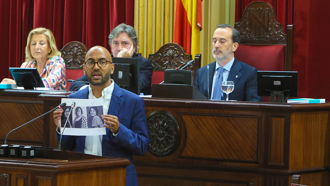 Diputadas españolas son expulsadas del pleno por mostrar fotos de fusiladas en la Guerra Civil