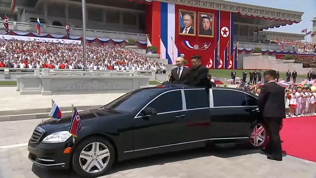 VIDEO: Putin y Kim Jong-un parten juntos en un Mercedes descapotado