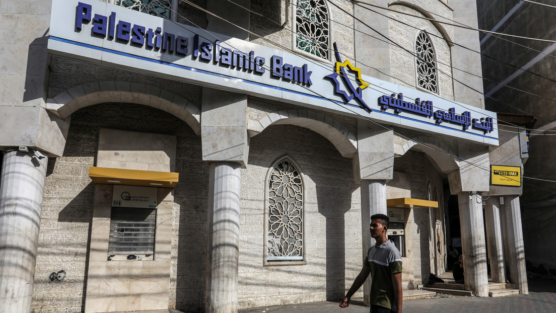 Roban al menos 120 millones de dólares de bancos de Gaza