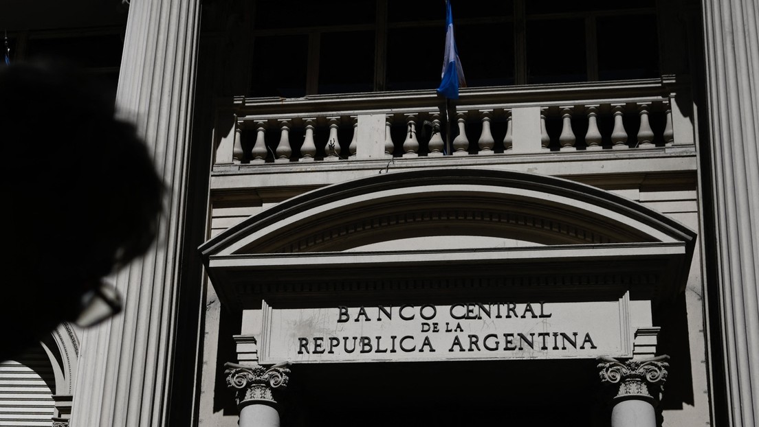 Banco Central de Argentina vende la mayor cantidad de dólares desde que asumió Milei