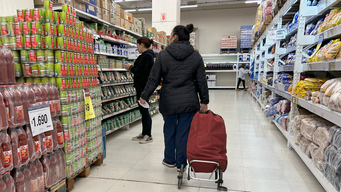 Recesión en Argentina: las ventas en supermercados caen más de un 17 % en abril