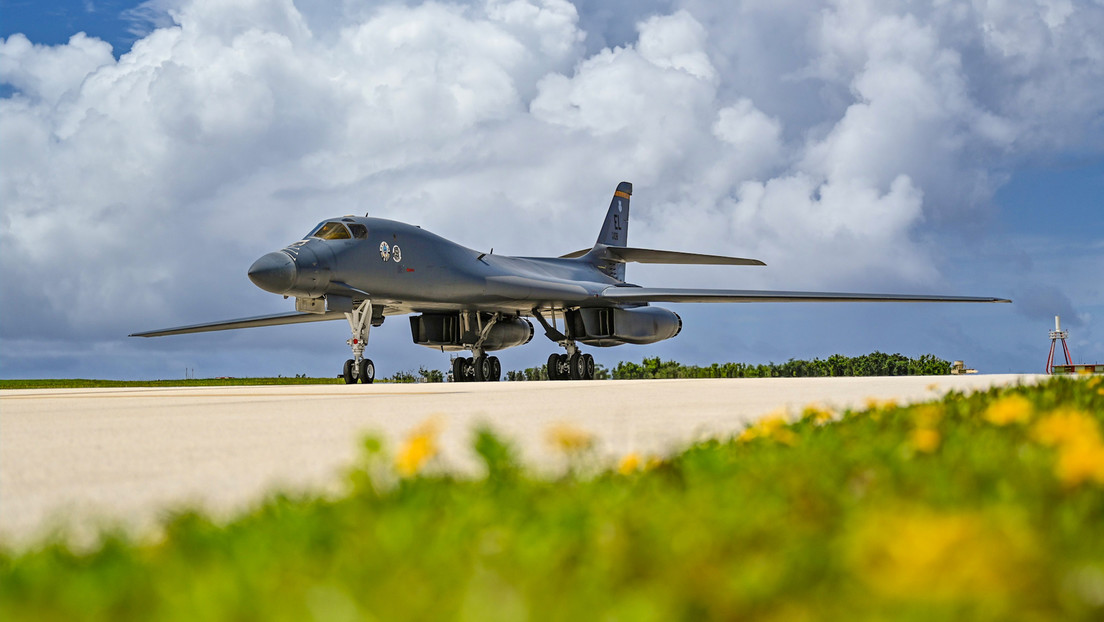 EE.UU. envía un bombardero estratégico a Guam (FOTOS)
