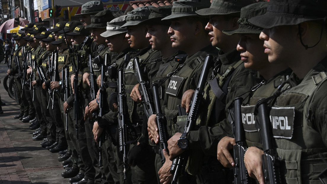 Seis policías heridos por ataque en un campo minado de Colombia