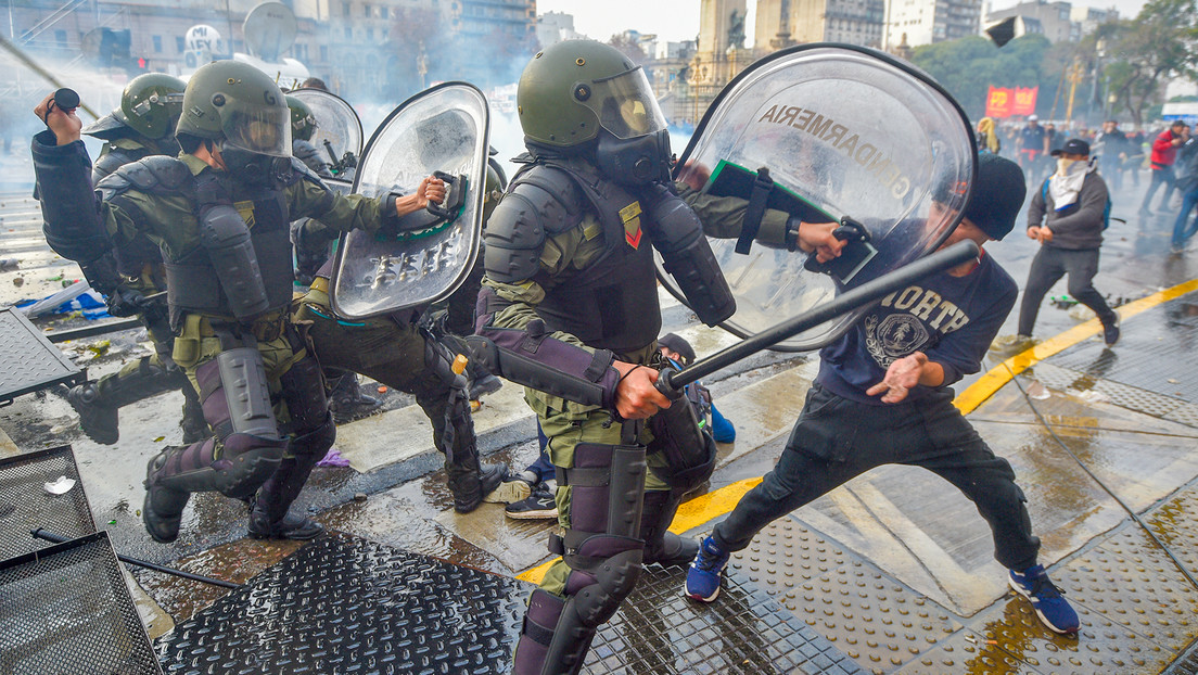Milei defiende la represión policial: "el que hace disturbios, va preso"
